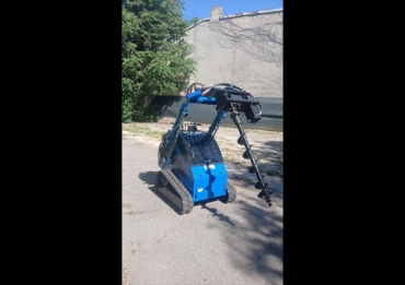 Inchiriere Mini Buldoexcavator cu Telecomanda