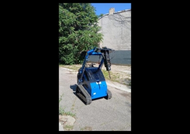 Inchiriere Mini Buldoexcavator cu Telecomanda