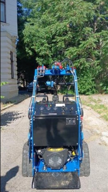 Inchiriere Mini Buldoexcavator cu Telecomanda