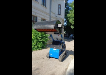 Inchiriere Mini Buldoexcavator cu Telecomanda