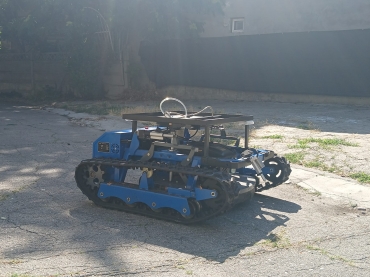 Roboți de Tuns Iarbă cu Telecomandă – Disponibil Imediat